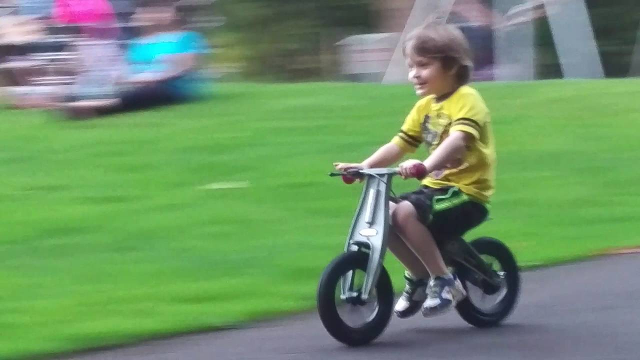 Cute Kid Crashes Bike YouTube
