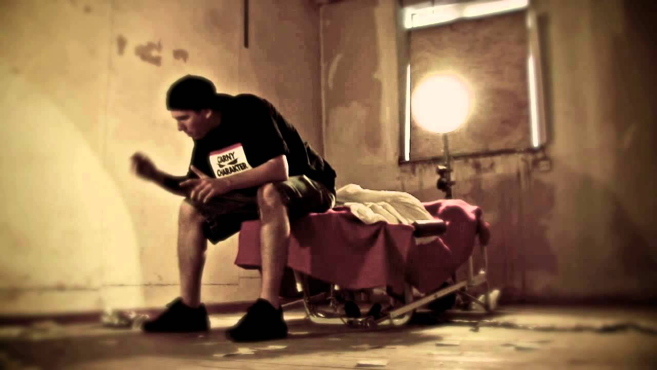 Flint - Czarny Charakter (Prod. Kazzushi, Cuty: DJ Kebs) OFFICIAL VIDEO