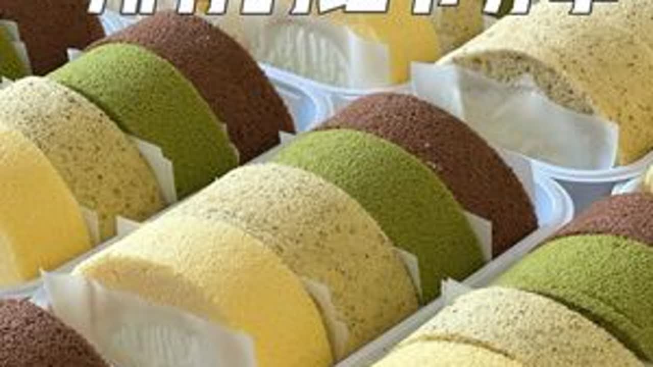 蛋糕卷制作的所有细节都在这里咯…… 细节在视频中，配方如下：👇🏻👇🏻👇🏻1.原味：鸡蛋5个，玉米油50克，牛奶70克，低粉65克➕玉米淀粉5克，糖50克，柠檬汁2克（白醋也可以），...