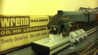 Triang Wrenn ex Hornby Dublo A4 Sir Nigel Gresley Steam Loco on Hornby Rolling Road Review