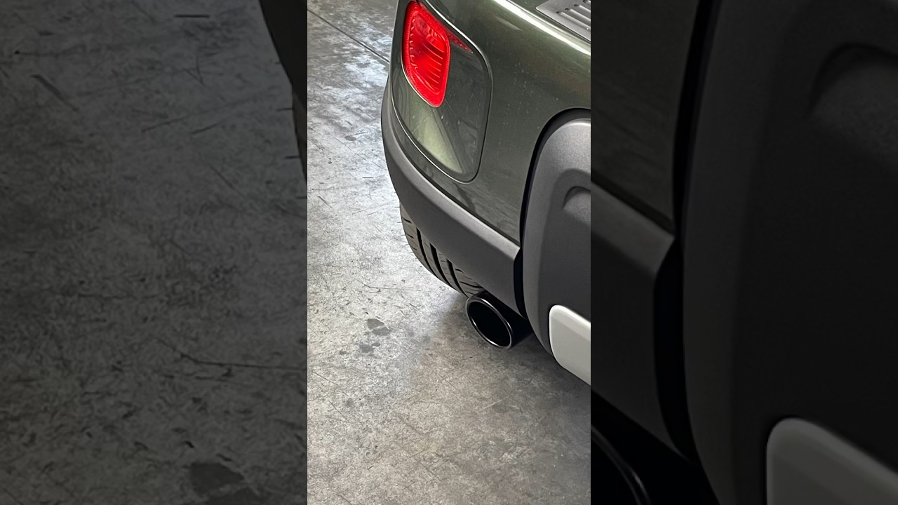 Terminale Di Scarico Universale In Acciaio Inox Nero - Uscita Tonda Inclinata 102 Mm, Per Auto E Moto