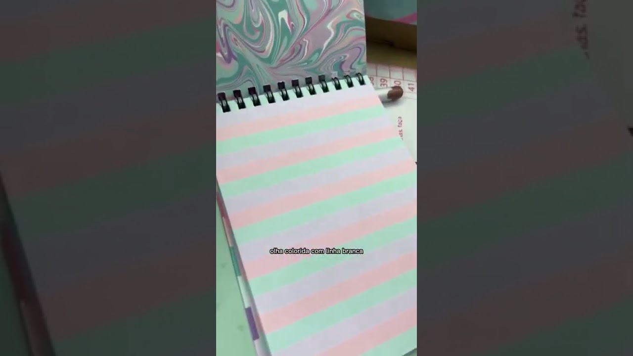 Comprei uma box de papelaria surpresa - tema holográfico #shorts