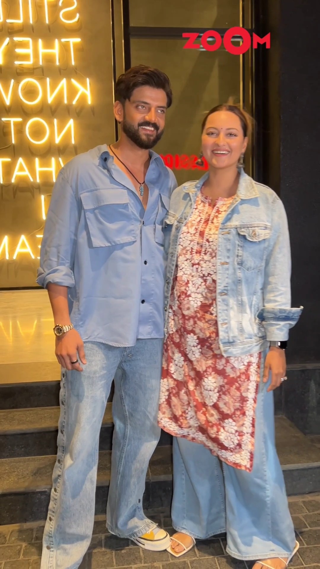 Sonakshi Sinha-Zaheer Iqbal SWEETLY poses for the paps at Loveyapa's screening ? #sonakshi #zaheer