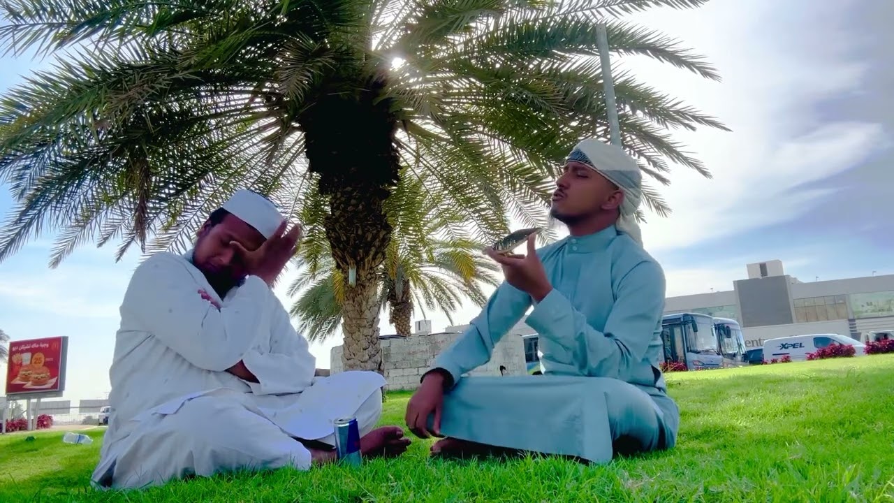 নবীর শহরে বসে খালি কন্ঠে গজল ।