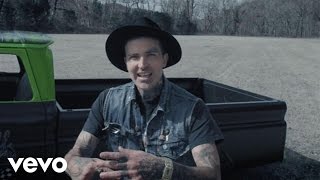 Смотреть клип Yelawolf - Box Chevy V