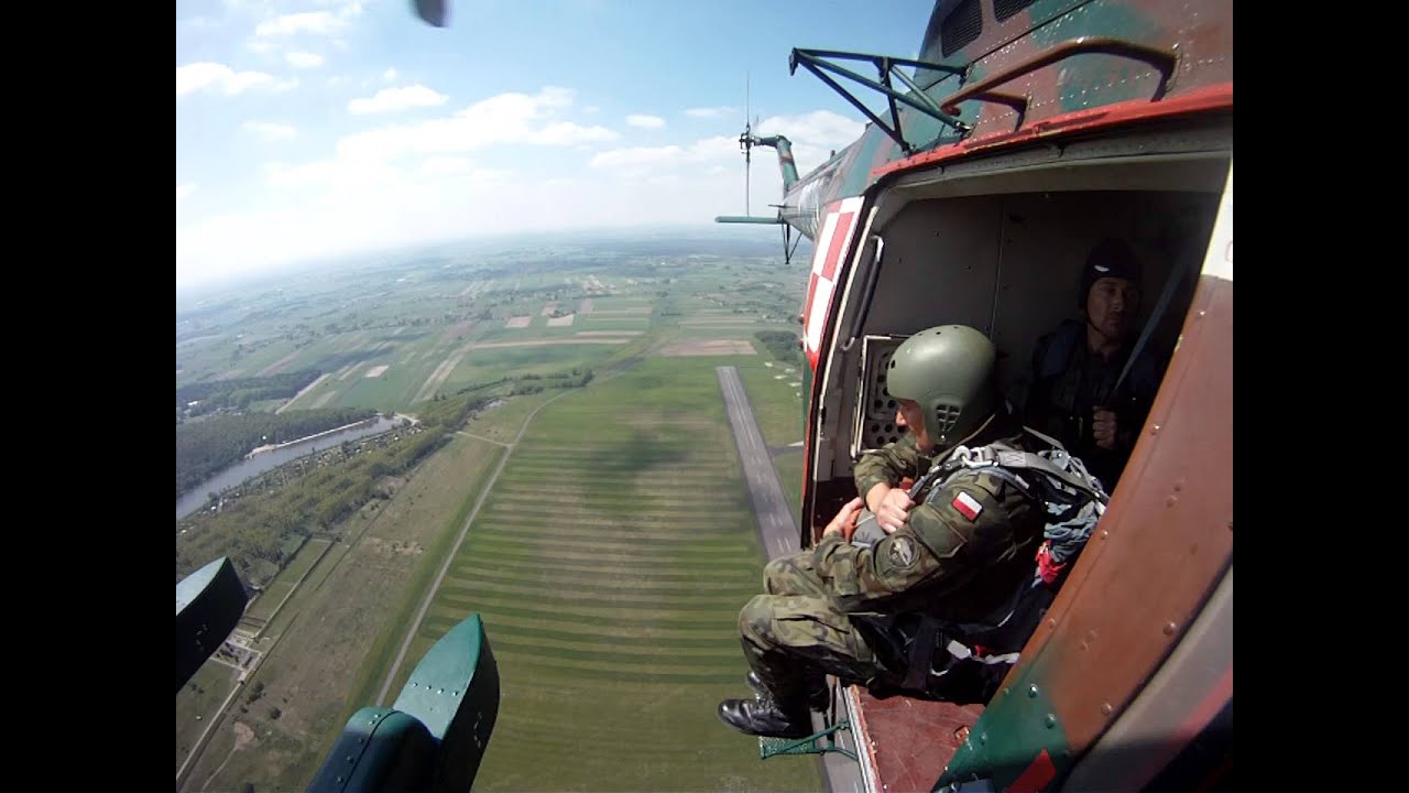 ad 95 skok z W-3 Sokół .MP4