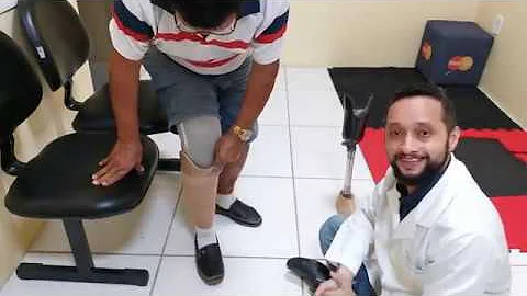 Como funciona uma prótese de perna?