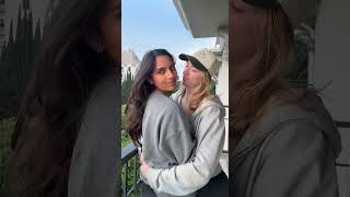 Tictoc - lesbian girls kissing screenshot 2