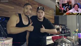 Rraenee Sevgilisi Ile Iyi Ki Doğdun Mertiko Videosu Izliyor