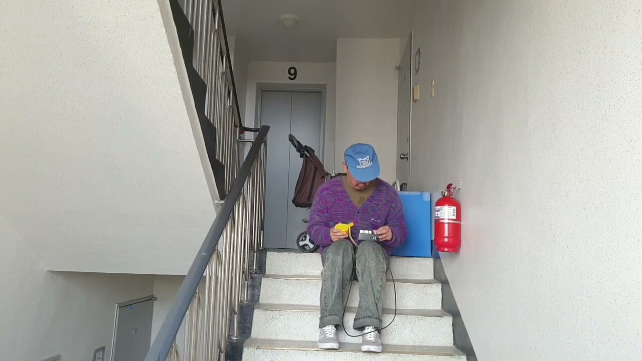 Rucci Minimal Drone, Sony SRS-XB01, cable: Yoonkee Kim