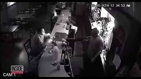 World’s Chillest man asked Robbery suspect for a beer during a Robbery😬😮🤭