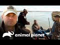 Conoce la ardua labor de un guardián de caza y pesca | Guardianes de Texas | Animal Planet