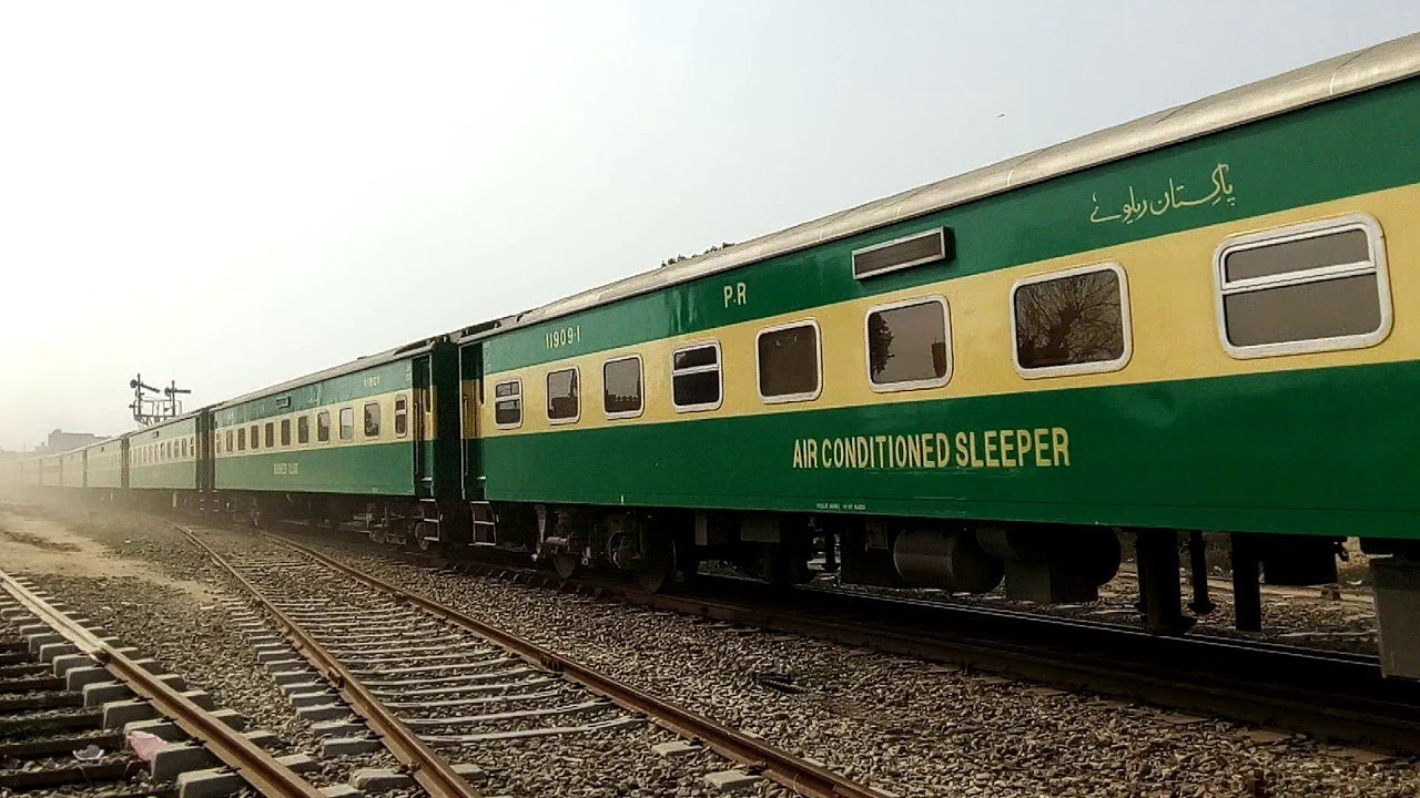 Millat Express from Lalamusa to Karachi Train Journey By Rajpoot