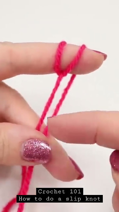 How to make a slip knot #crochet #crochetstitch #learntocrochet