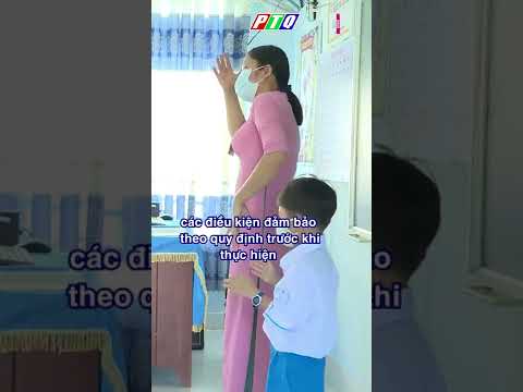 Video Học sinh tiểu học làm bài kiểm tra cuối học kỳ bằng... - YouTube