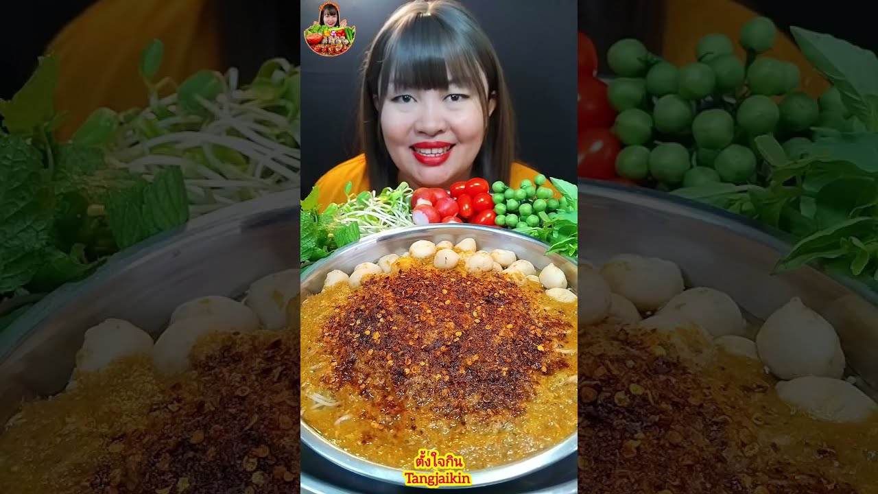 ขนมจีนน้ำยาป่าปลาทูใส่ลูกชิ้นปลานุ่มๆ กินกับผักหอมๆกรอบๆอร่อยมาก @ตั้งใจกิน