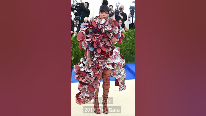 Atuendos extraños de famosos en alfombra roja #Shorts