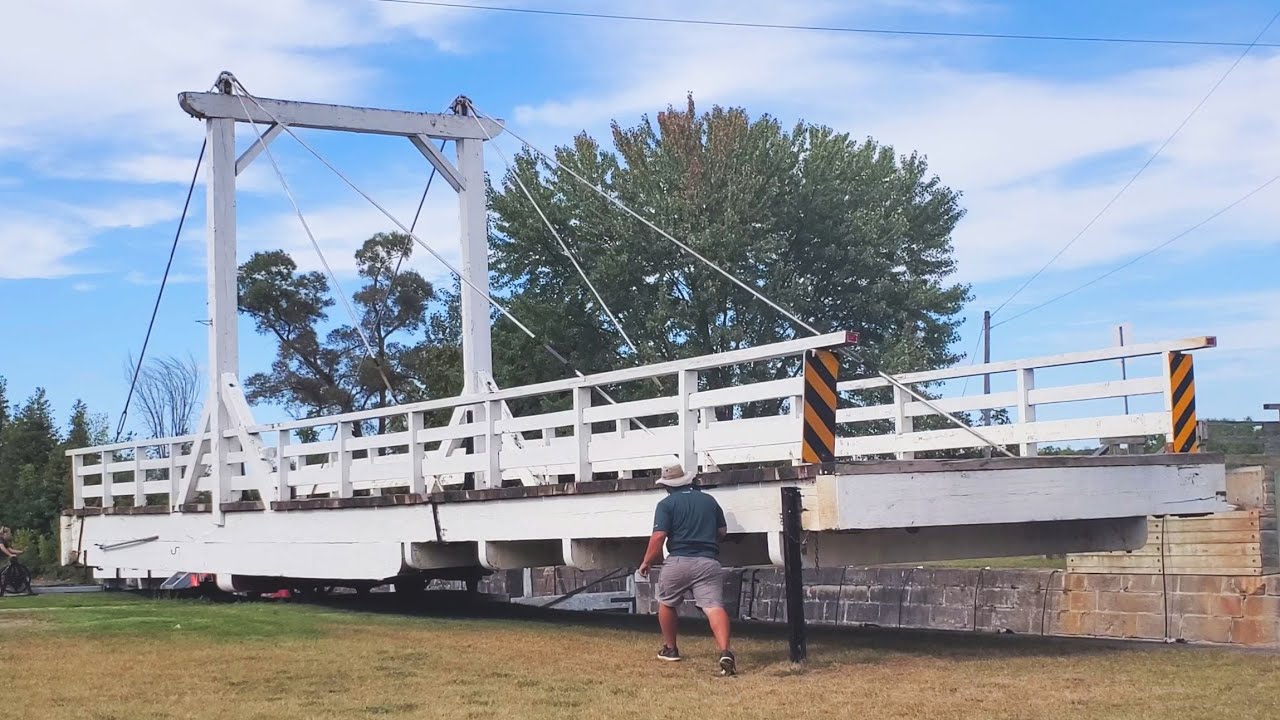 Rideau Canal - Kilmarnock Swing Bridge - Extended Clip
