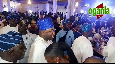 SEE MOMENT WASIU AYINDE&OBA ELEGUSHI ALMOST EMBRACE EVERYBODY IN THE HALL@DR TAIWO AFOLABI 60TH BDAY