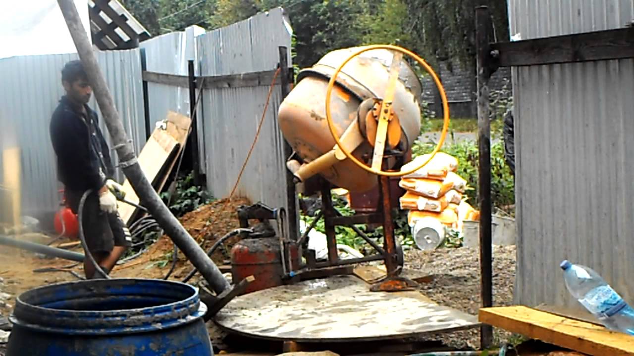 filling the homemade concrete pump - YouTube