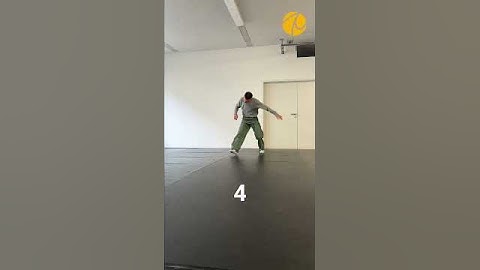 6 ways how to get on the floor🔥 Inspiration for your floorwork🙌🏼 Try it out! #movement #flow