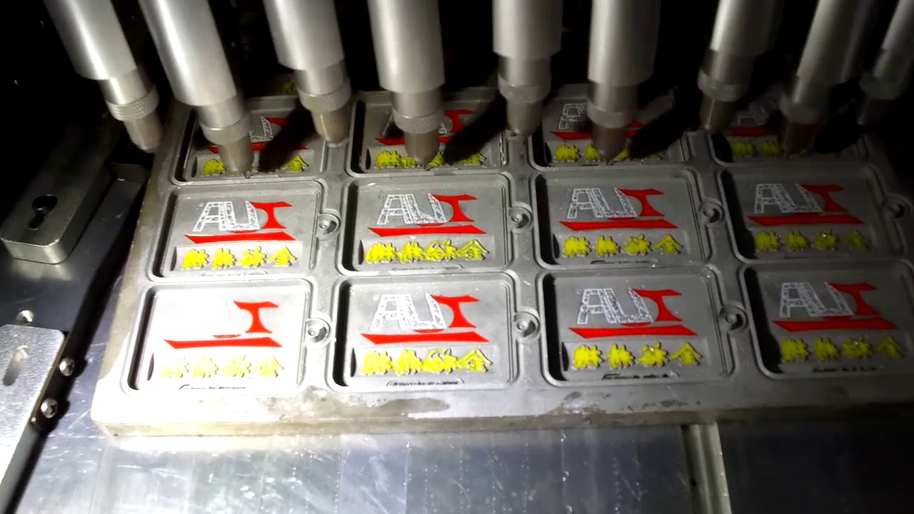 Precise and fast! 24 color PVC/Silicone dispenser multineedle