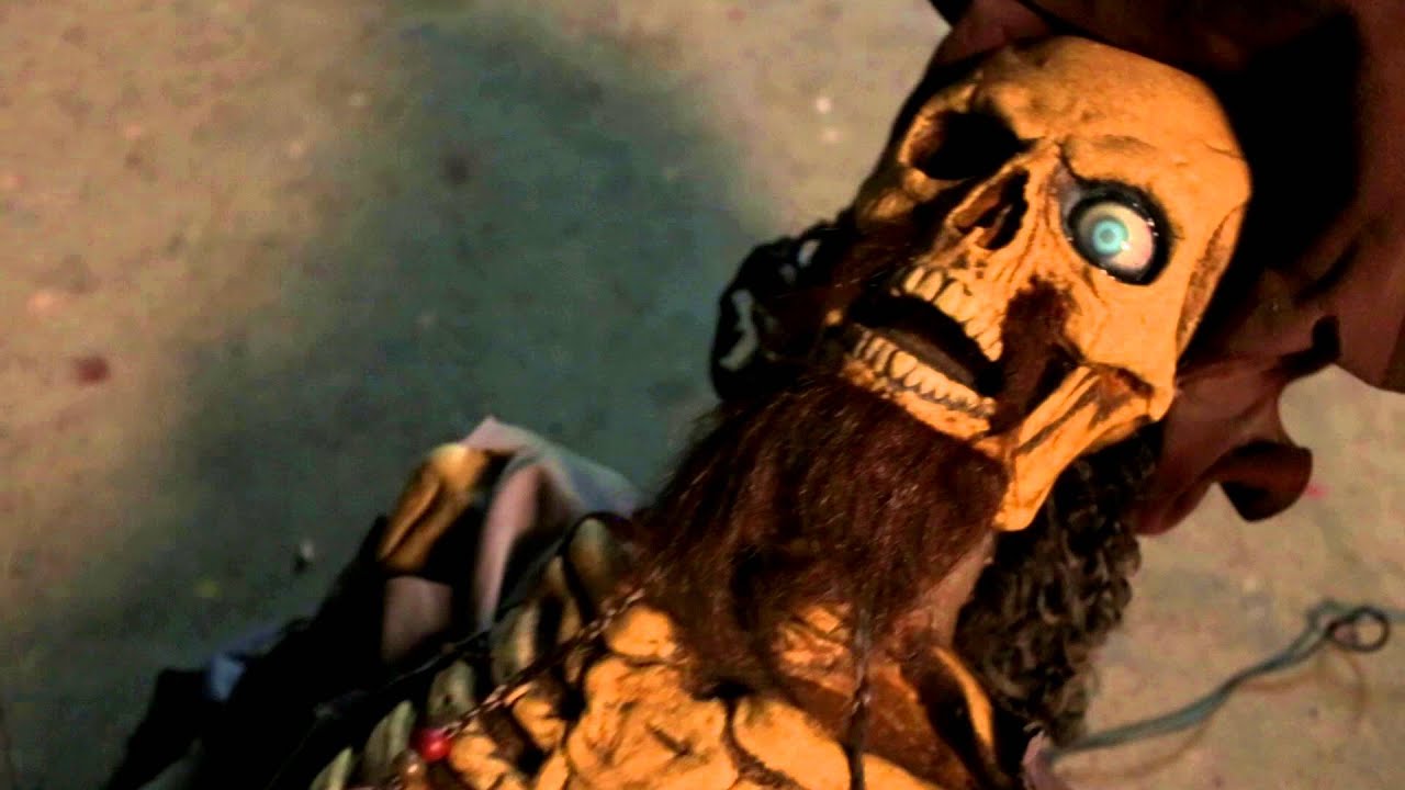 Pirate! "Shipwrecked Sam" animatronic skeleton