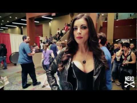 Phoenix Comic Con 2012 Day 1 - I Love Nerd Girls & LeeAnna Vamp