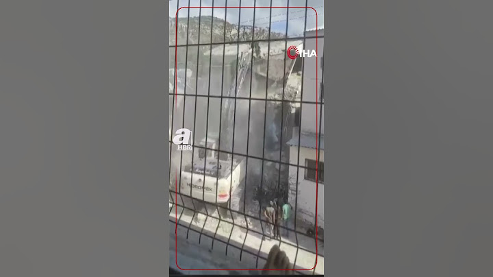 Bina yıkımı esnasında operatörün ölümden döndüğü anlar kamerada | A Haber