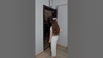 عروس عم تنتظر العريس لحظة جميلة 