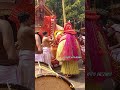 വിഷ്ണുമൂർത്തിയും പൂമാരുതൻ തെയ്യവും ഒന്നിച്ചുള്ള കാഴ്ച്ച