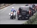 右折レーンを直進したハマーが白バイに捕まった瞬間!!