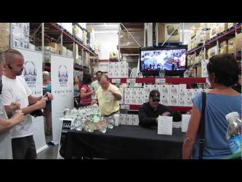 Meeting Dan Aykroyd at a Crystal Head vodka signing