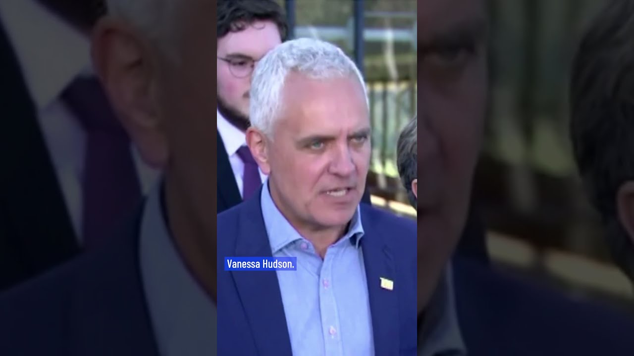 Calls For Qantas Execs To Return Bonuses 10 News First