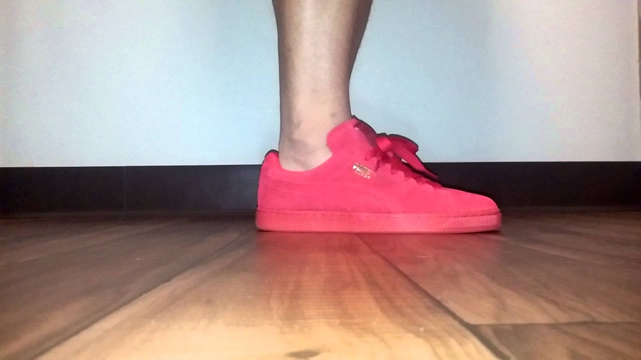 puma suede classic pink on feet