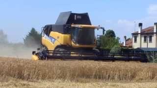 New Holland CR 9090 Elevation - Frumento 2014