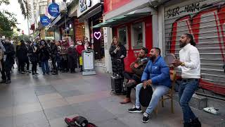 Kadıköy Bahariye Caddesinde Sokak Çalgıcılarından Osman Ağa Şarkısı