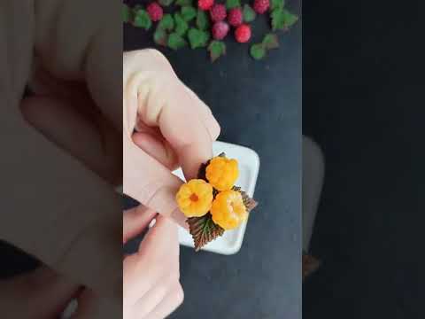 Желтая малина, ягоды