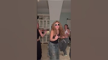 Thumbnail of Shakira - soltera, bailando #shakira #soltera #bailando