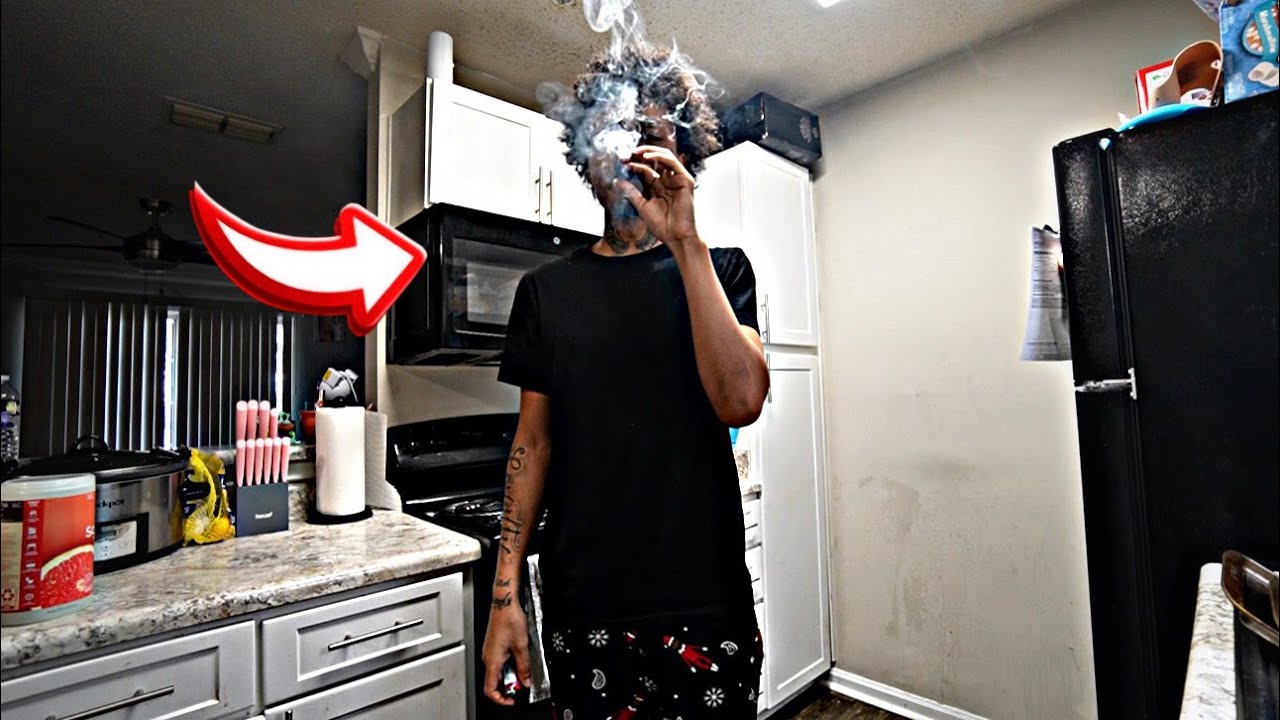 FIRST TIME TRYING BLACK RUNTZ...