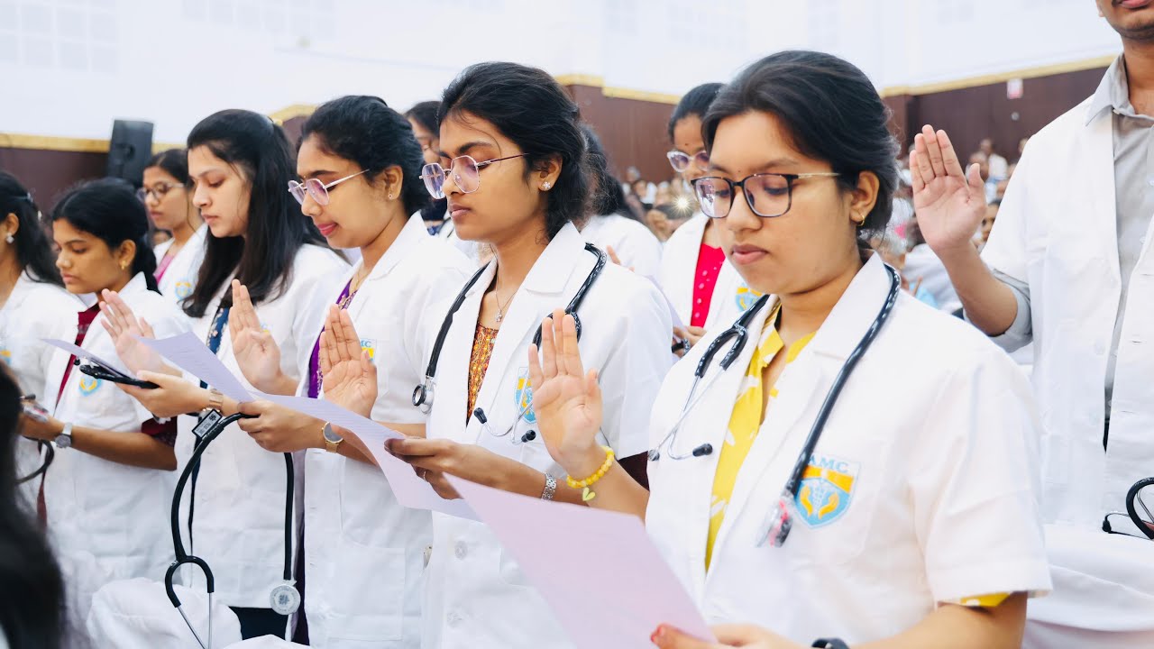 Hippocratic oath at Arunai Medical College, Tiruvannamalai.