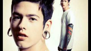 Video thumbnail of "T.MILLS - Hollywood Official"
