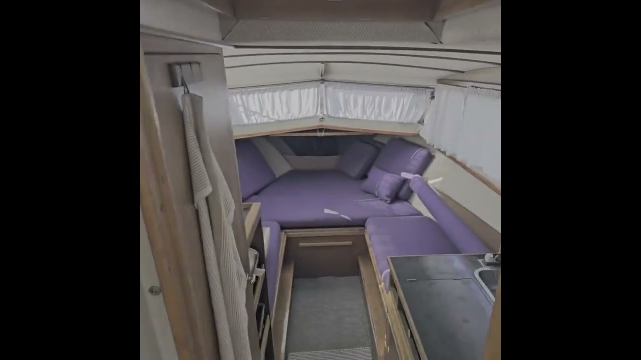 ⁣Coronet De Luxe 24 Cabin Nedsat 30.000 Motorboat for sale | Denmark | Scanboat