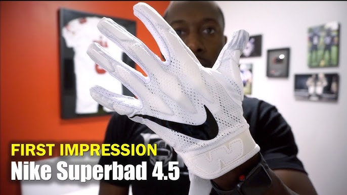 Nike x Nocta Superbad 5.0 FG AU Football Gloves - Black – Feature