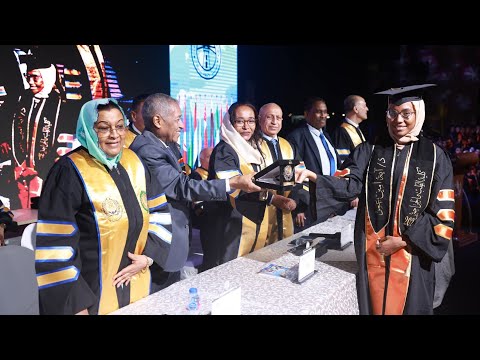 حفل تخريج الدفعة ٢٨ كلية الطب جامعة الأحفاد الأكاديمية العربية للعلوم العلمين الاثنين ١٦ يونيو ٢٠٢٥م