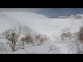 лавина завалила людей на снегоходах