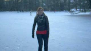 Karin schaatst op de sonsbeekvijver