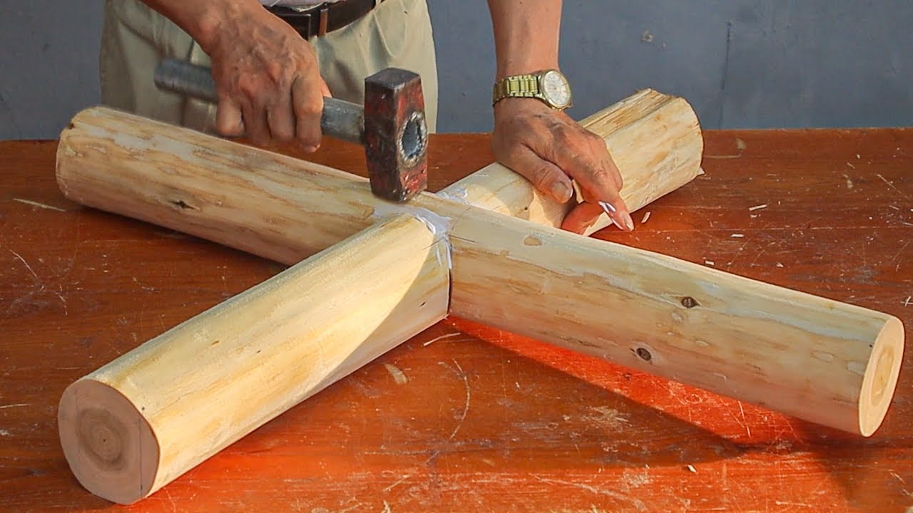 Pinnacle In Round Woodworking // Create An Extremely Sturdy Table From