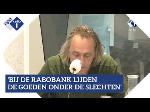 Marcel van Roosmalen over het afstoten van voetbalclubs door de Rabobank | NPO Radio 1