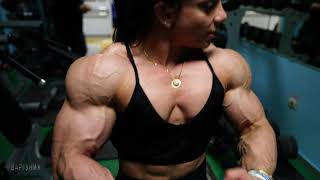 Muscle Woman - Anastasia Leonova 💪 #girlswithmuscles  #biceps #shorts #ifbbprobodybuilding